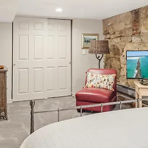 Garden - Decor Upgrades - Capitol Hill Villa