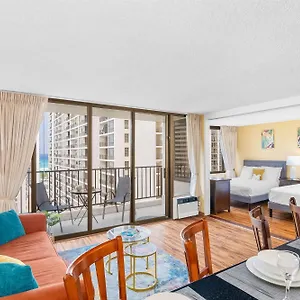 Apartment Beautiful 1br, Steps To Waikiki And Parking, Honolulu